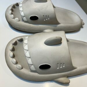 Shark Design Gray Men's Slides